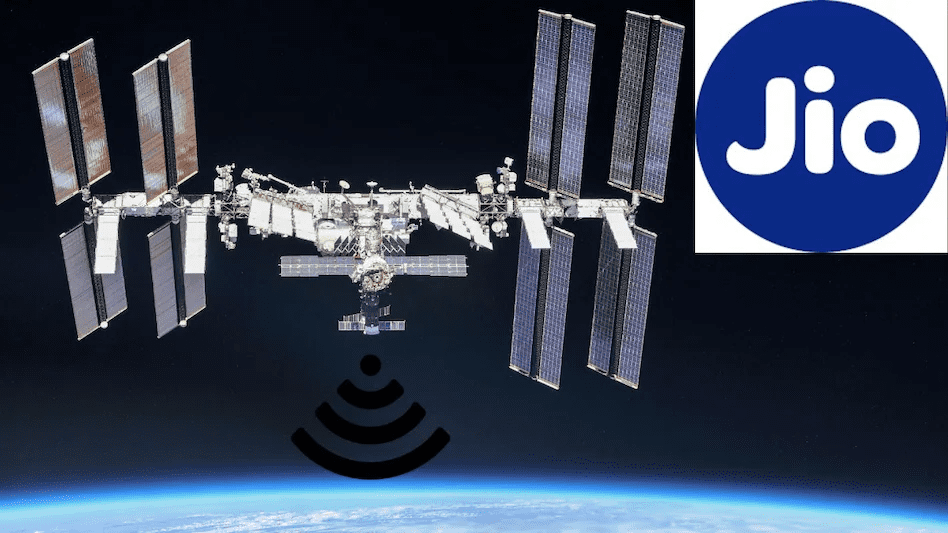 6594C19F57Eb9 Satellite Based Internet Operates By Using A Constellation Of Small Satellites Orbiting The Earth To 030829734 16X9 1