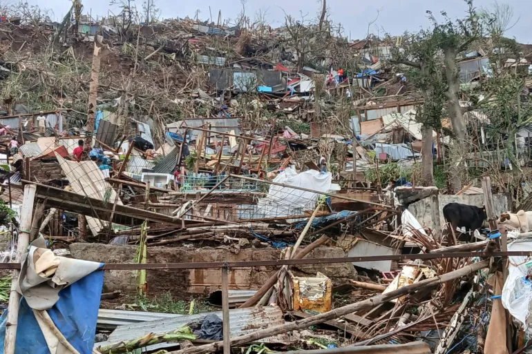 Cyclone Chido: સૌથી ખતરનાક ચક્રવાત 90 વર્ષ પછી ફ્રાન્સના મેયોટ ટાપુ પર ત્રાટક્યું, સેંકડો લોકો માર્યા ગયા