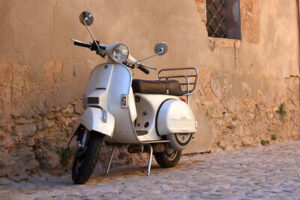 Lml Vespa સ્કૂટર કેમ બંધ કરવામાં આવ્યું? લોહિયા મશીન્સ લિમિટેડ અને વેસ્પા વચ્ચેની મિત્રતા કેવી રીતે તૂટી, કાનપુર સ્થિત કંપનીની વાર્તા