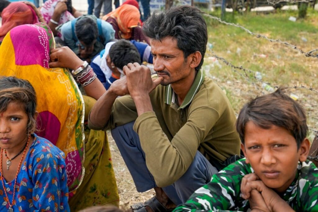નિર્દય પાકિસ્તાન (Pakistan) : પોતાના લોકોને સ્વીકારવાનો ઇનકાર, આ પગલા પછી નાગરિકોની મુશ્કેલીઓ વધી; હવે આગળ શું?