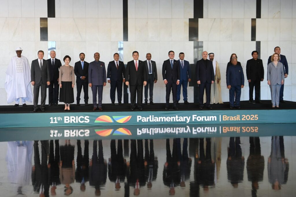 હવે ચીને પણ પાકિસ્તાનનો છોડ્યો સાથ, Brics પ્લેટફોર્મ પરથી પહેલગામ આતંકવાદી હુમલાની નિંદા કરી; આ મુસ્લિમ દેશોના પણ Pak વિરોધી સૂર