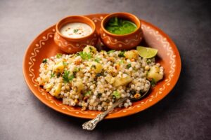 સાબુદાણાની ખીચડી (Sabudana Khichdi) હવે ચીકણી નહીં રહે! નોન-સ્ટીકી વાનગી બનાવવા માટે આ રેસીપી અનુસરો
