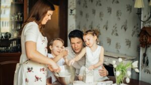 આ 6 ટિપ્સ બાળકો (Children) ના ઉછેરમાં ઉપયોગી થશે, માતા-પિતાએ ધ્યાનમાં લેવી જોઈએ