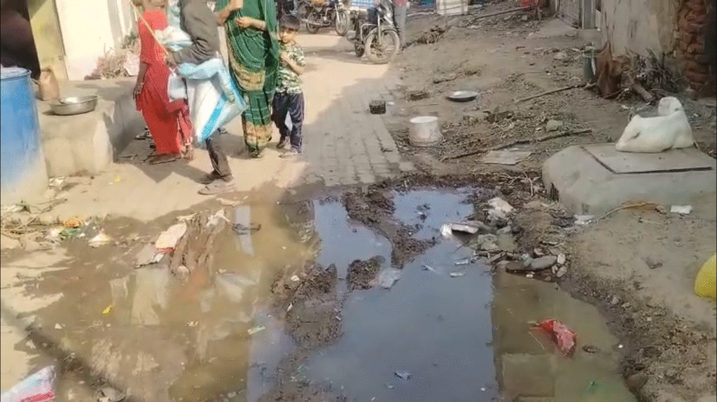 આમોદ પાલિકાની નિષ્ફળતાથી મહિલાઓ રણચંડી બની, વોર્ડ નં.-4ની મહિલાઓ (Women) નો પાલિકામાં હલ્લાબોલ, પાલિકા ફક્ત સફાઈના નામે નાટક જ કરતી હોવાનો આક્ષેપ