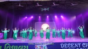 સુરત –(N.D.L.) નવદીપ વિદ્યાલય, ડિસેન્ટ ચાઈલ્ડ હાઈ સ્કૂલ, લીટલ મિલેનિયમ, ગુ. હા. બોર્ડ, પાંડેસરા, નવા વર્ષ 2026 નું સ્વાગત ભવ્ય વાર્ષિક સમારોહ 2025–26 સાથે કરે છે. 2 Untitled design 10