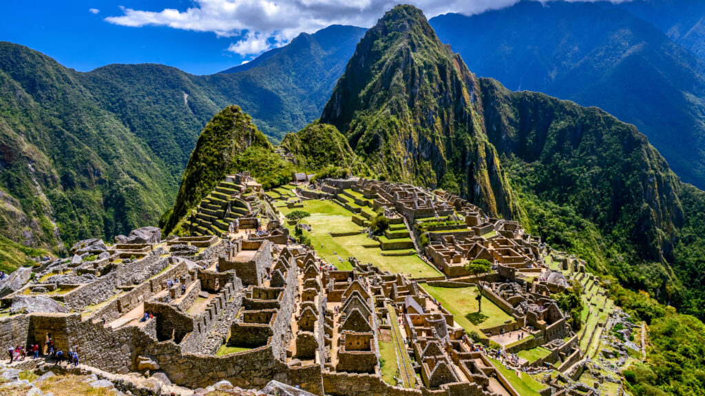 'માચુ પિચ્ચુ' (Machu Picchu) ઇન્કા સંસ્કૃતિનું એક છુપાયેલું શહેર, જેનું રહસ્ય આજે પણ વણઉકેલાયેલું છે